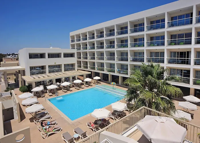 Nelia Gardens