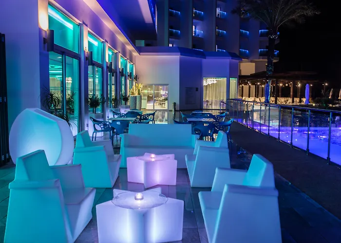 Vassos Nissi Plage & Spa